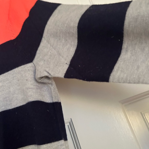 GAP Sweater - Picture 4 of 10